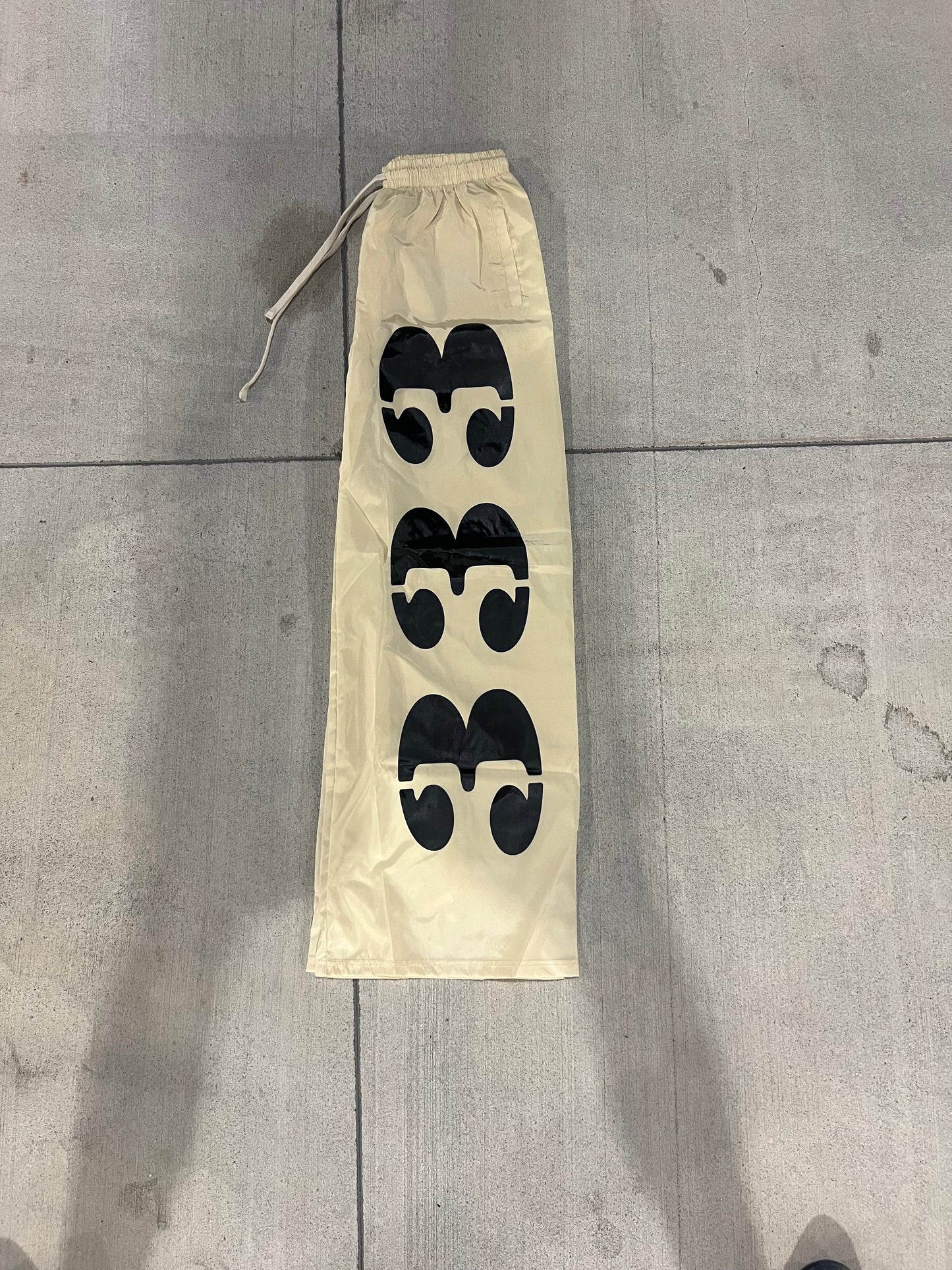 Cream “For Members Only” Set